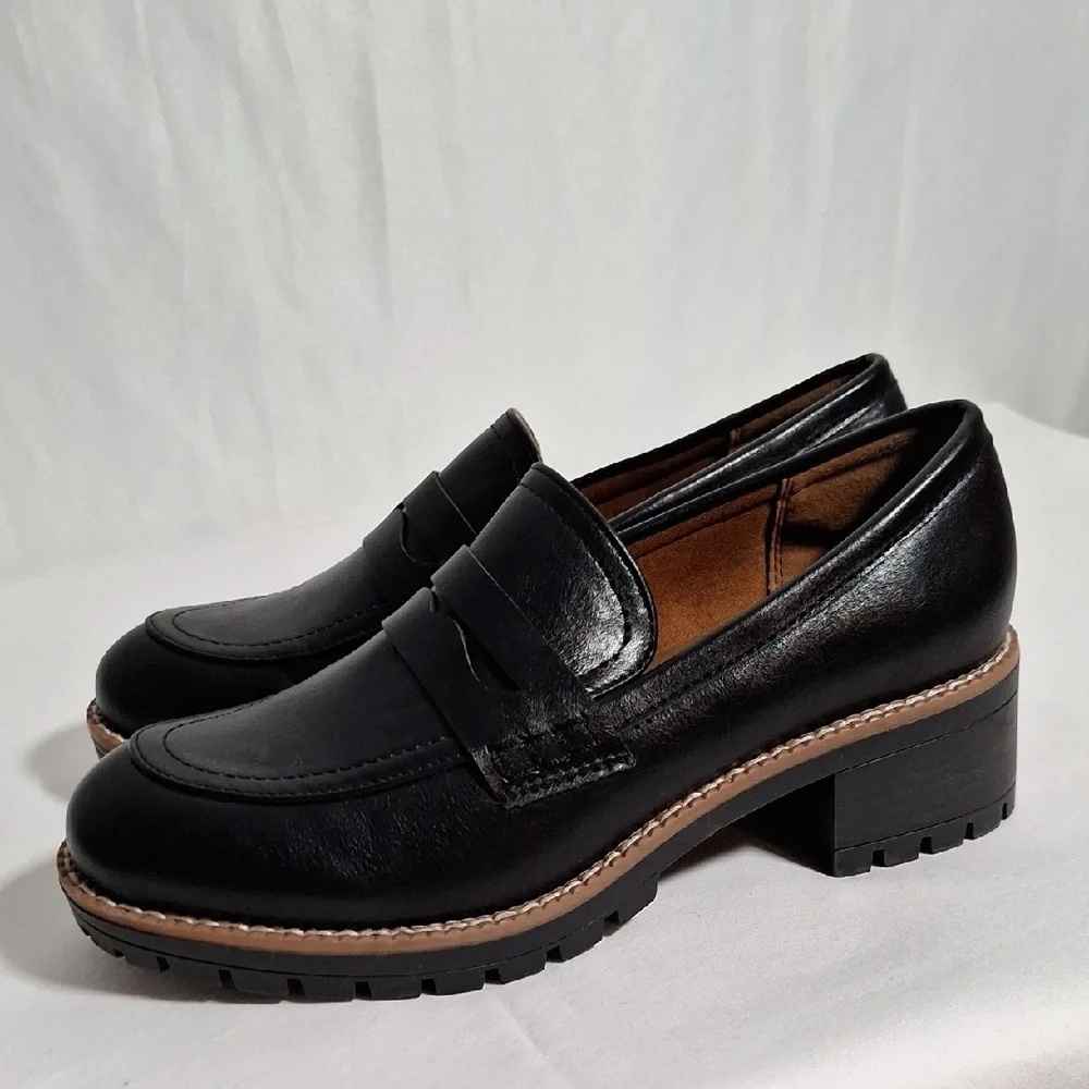 Dream Pairs Black Leather Flats with Classic Penny Design